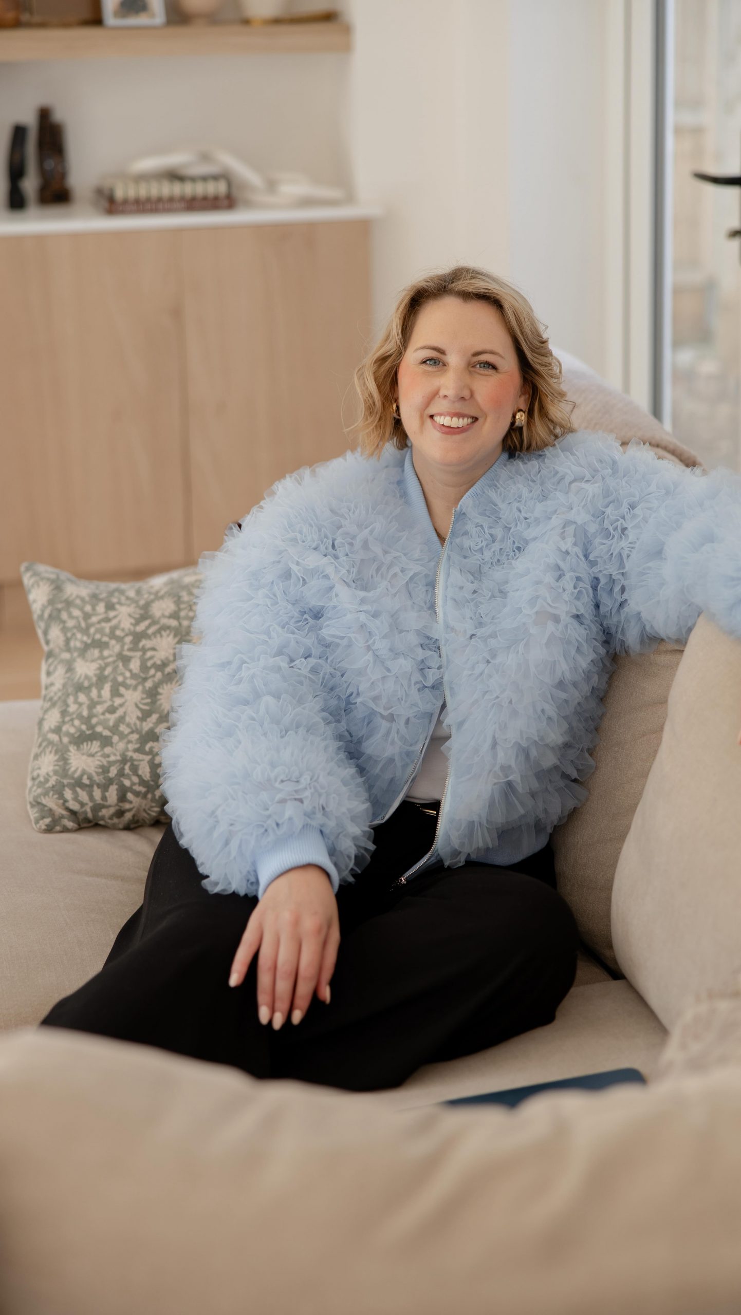 The secret strategy to keeping your members in your paid community for longer….
It’s something that I did when I was the community manager for The Members’ Club by Female Entrepreneur Association.
It’s a welcome call ☎️
Not a welcome post or email but a call.
Welcome them, introduce yourself and celebrate them being there.
Show them about the site or platform, where they can find the content etc.
Allow them to ask questions and connect with other members.
Connection=Retention
Will you add a welcome call to your paid community?
Love you. Mean it.
Katie x
🩵
#onlinebusinessowner #membershipcommunity #communitymanagement #communitystrategy #femaleentreprenuer